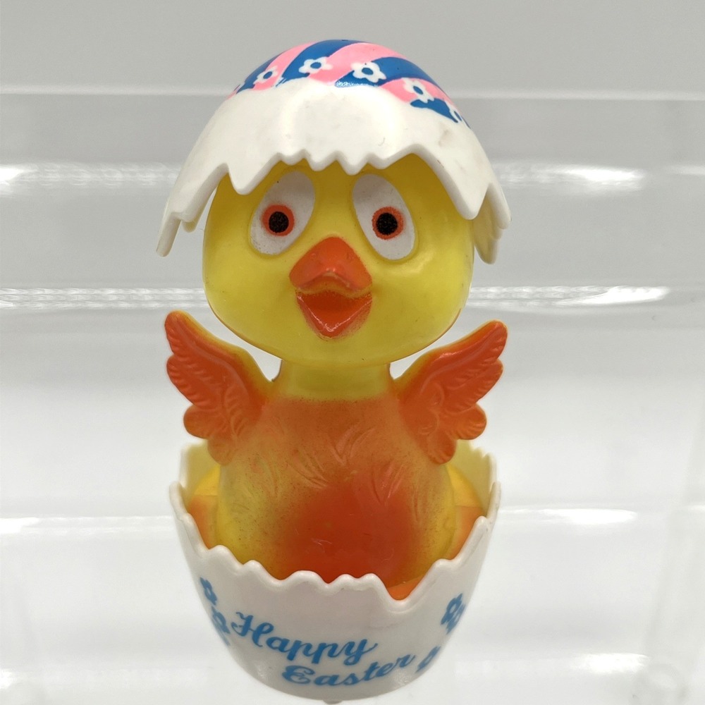 Vintage Easter Chick‎ in Egg Friction Toy 3.75" Chick-N-Shell Hong Kong #3719